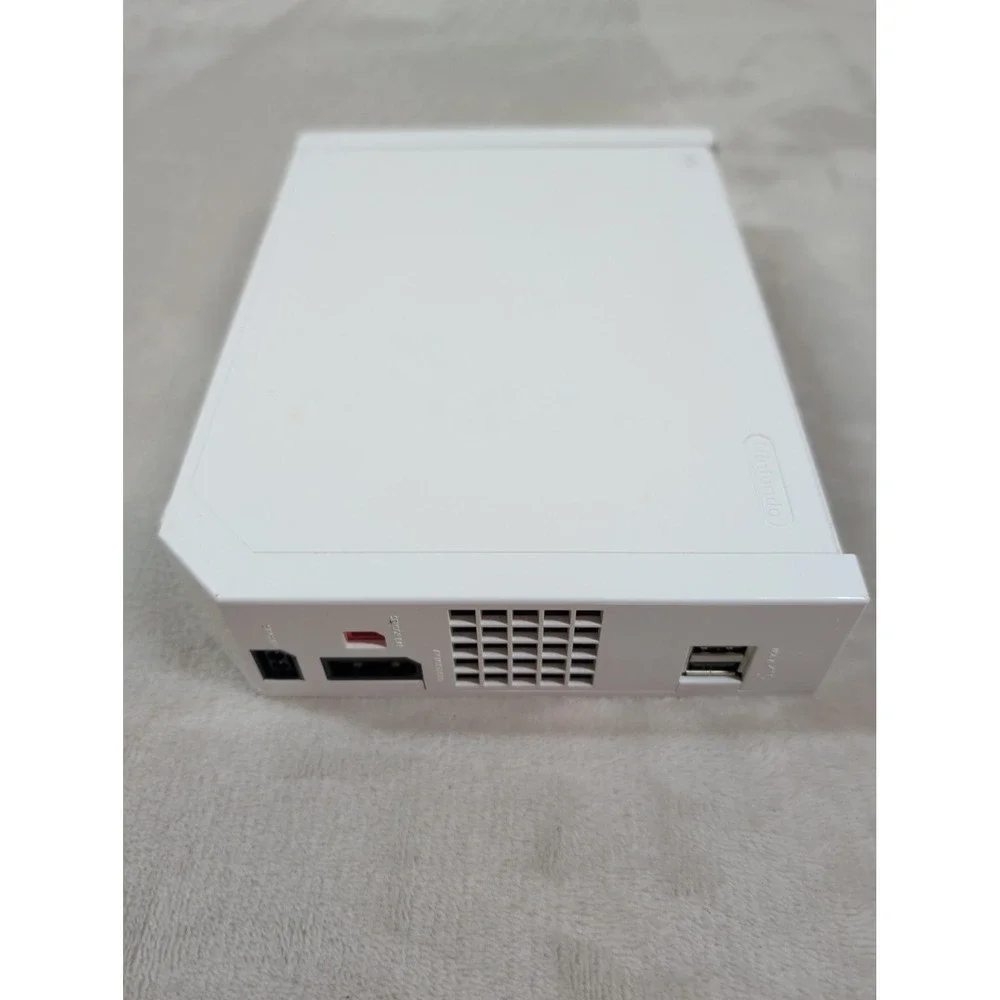 Nintendo Wii RVL-001 Console Bundle White GameCube Ports Hunting Game Rifle Camo